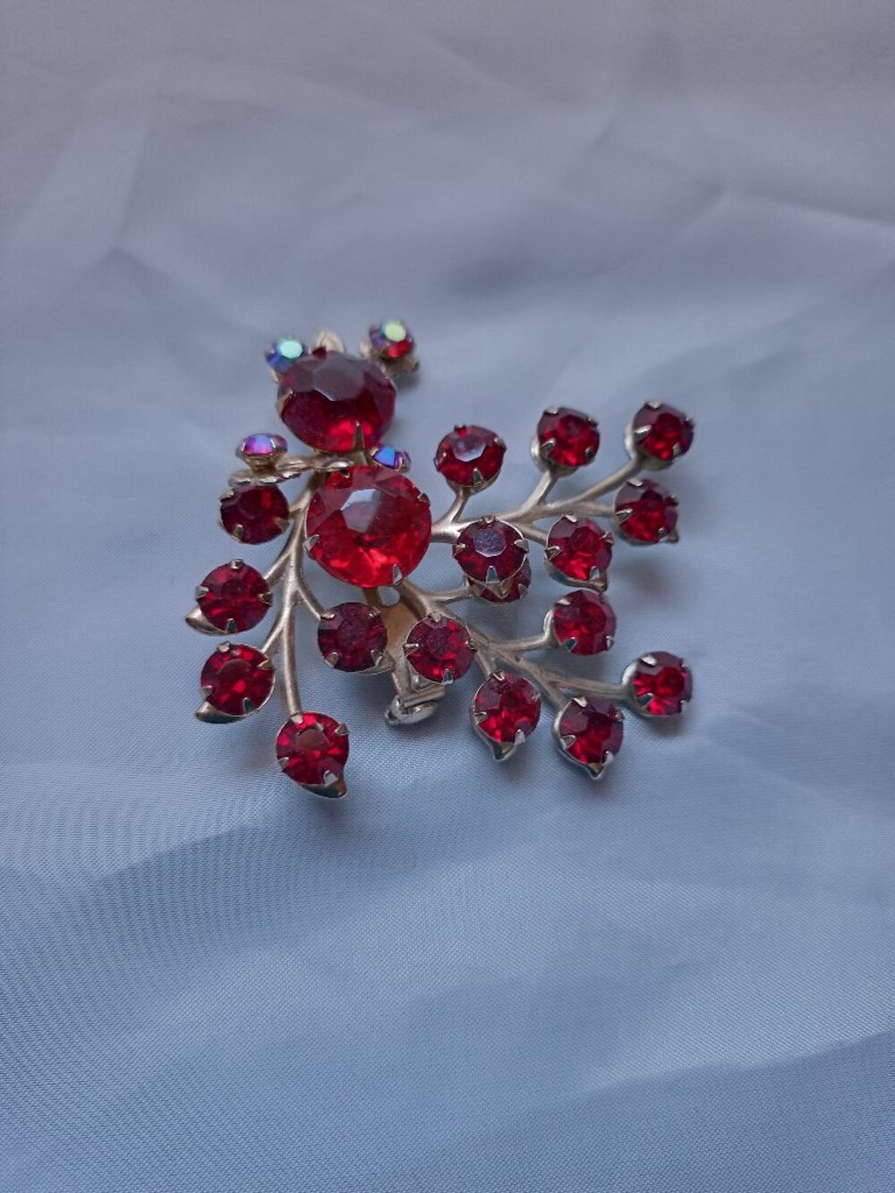 Red Rhinestone Brooch - Picture 5 of 5